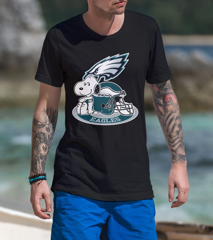 Philadelphia Eagles Snoopy Helmet T-Shirt