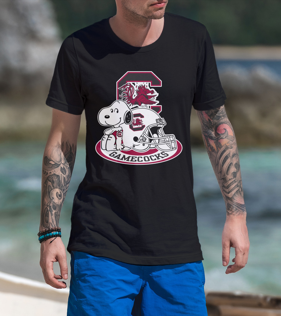 South Carolina Gamecocks Snoopy Football Helmet T-Shirt