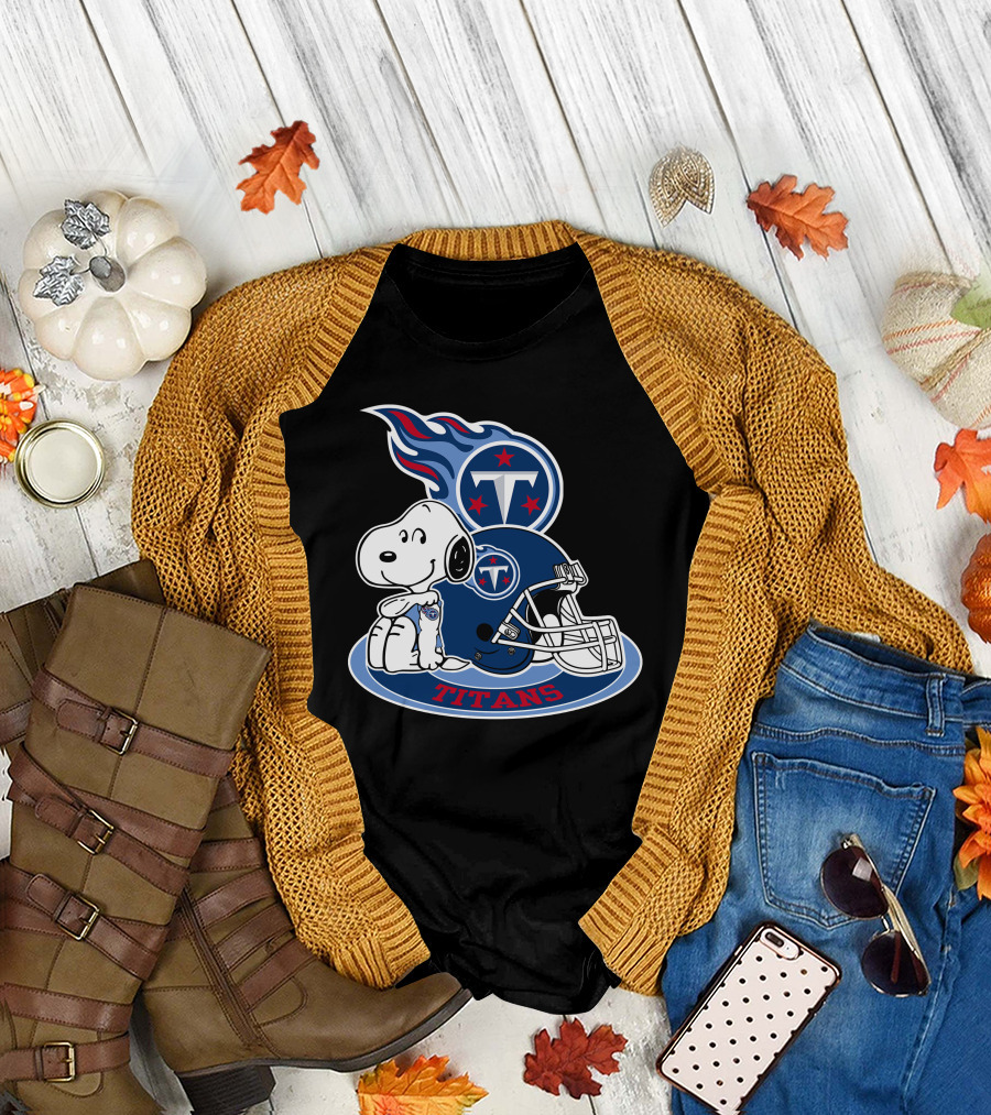 Tennessee Titans Snoopy Football Mascot T-Shirt