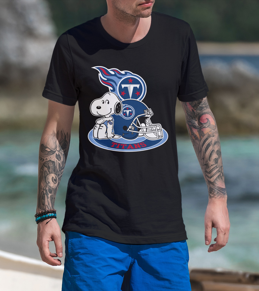 Tennessee Titans Snoopy Football Mascot T-Shirt