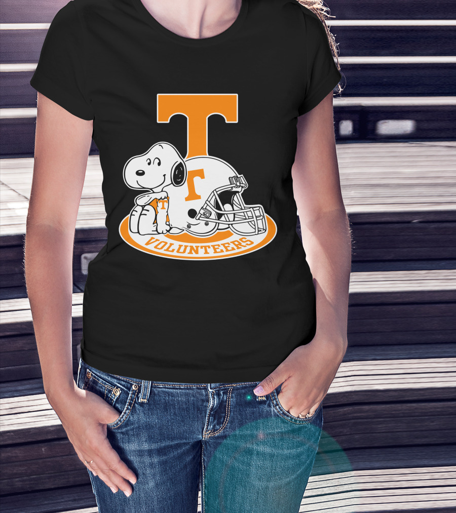 Snoopy Tennessee Volunteers Football Helmet T-Shirt