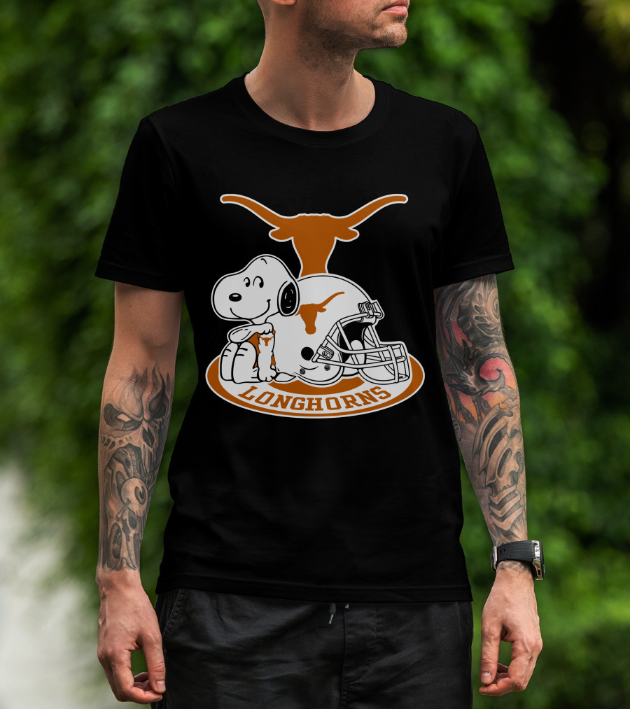 Texas Longhorns Snoopy Football Helmet T-Shirt