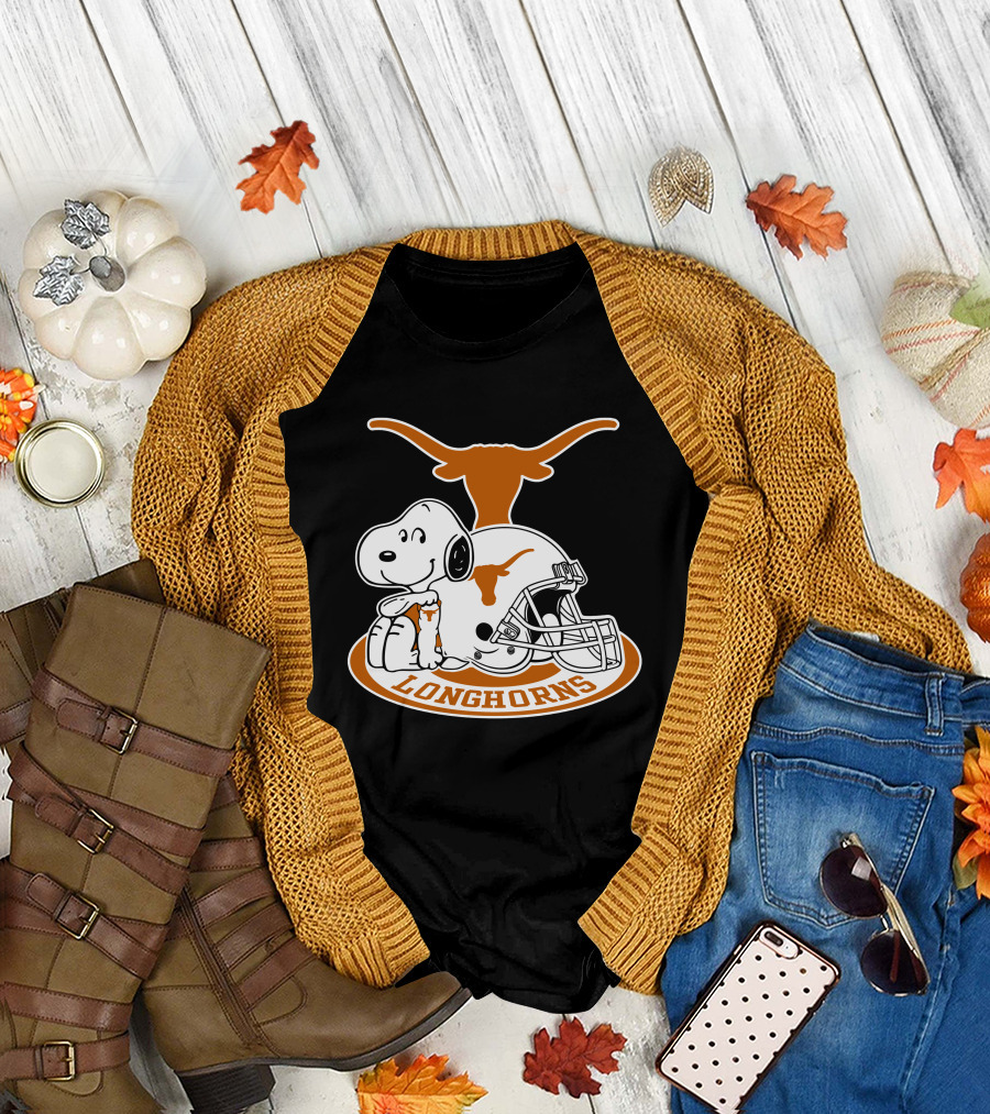 Texas Longhorns Snoopy Football Helmet T-Shirt