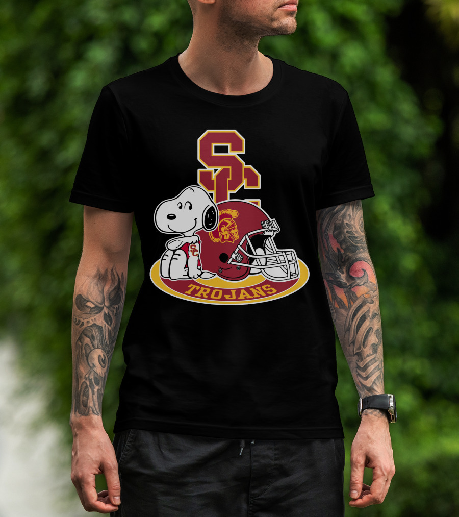Usc Trojans Snoopy Football Helmet T-Shirt