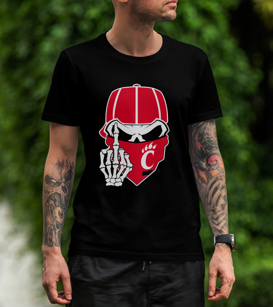 Cincinnati Bearcats Skull With Red Bandana And Skeleton Hand T-Shirt