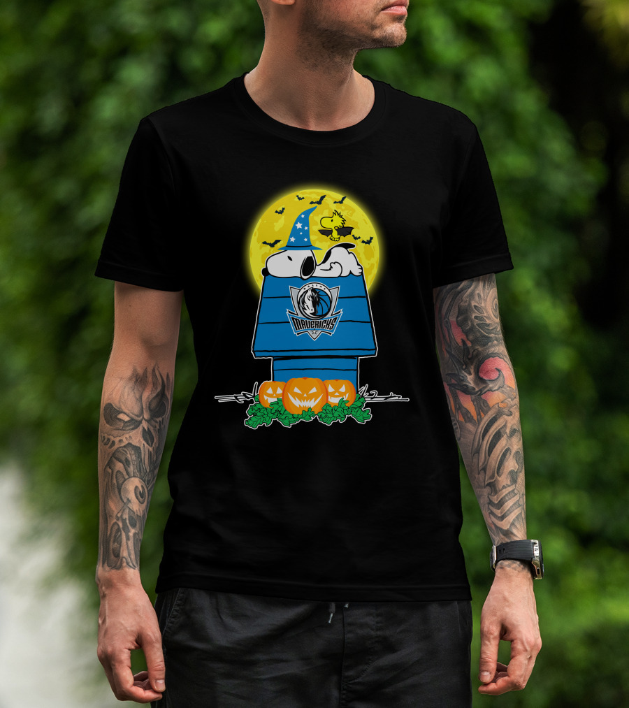 Dallas Mavericks Snoopy Halloween Doghouse Moon Pumpkins T-Shirt