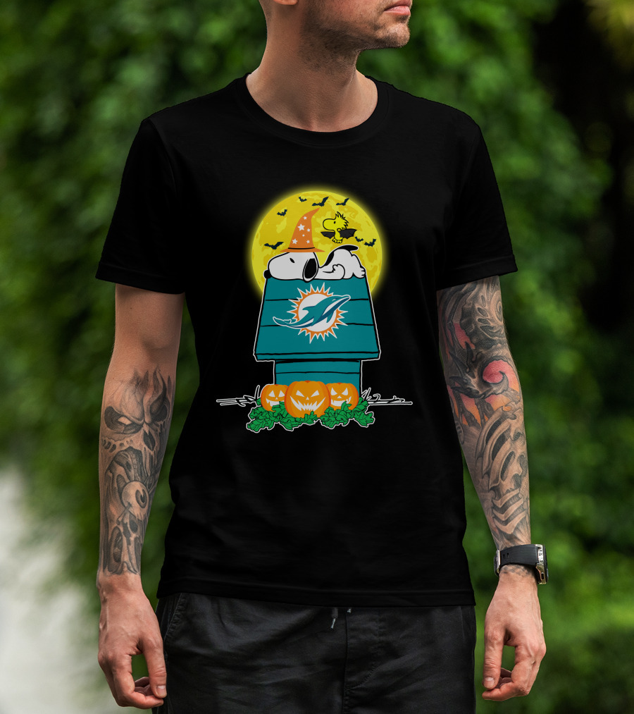 Miami Dolphins Snoopy Halloween Pumpkins Full Moon T-Shirt