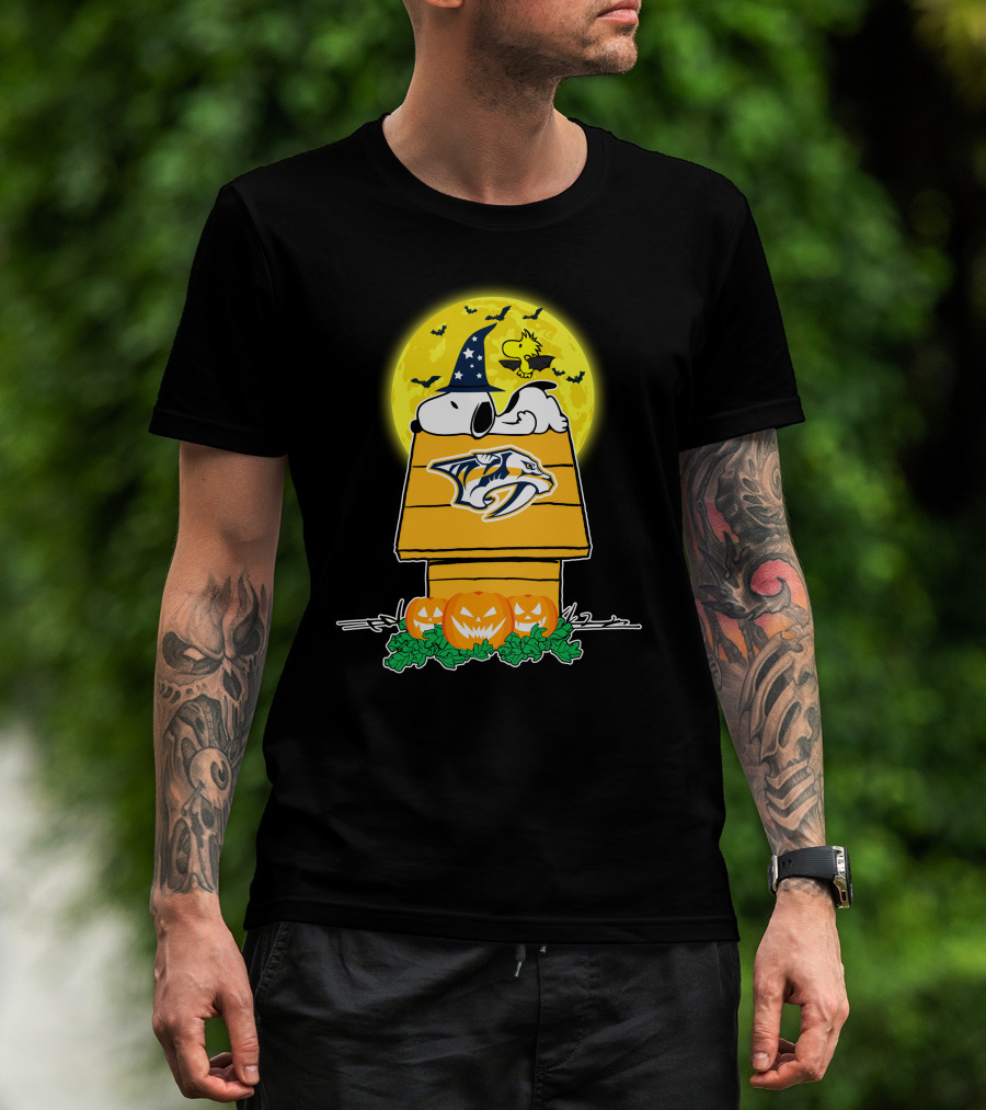 Nashville Predators Snoopy Woodstock Halloween Pumpkins Moon T-Shirt