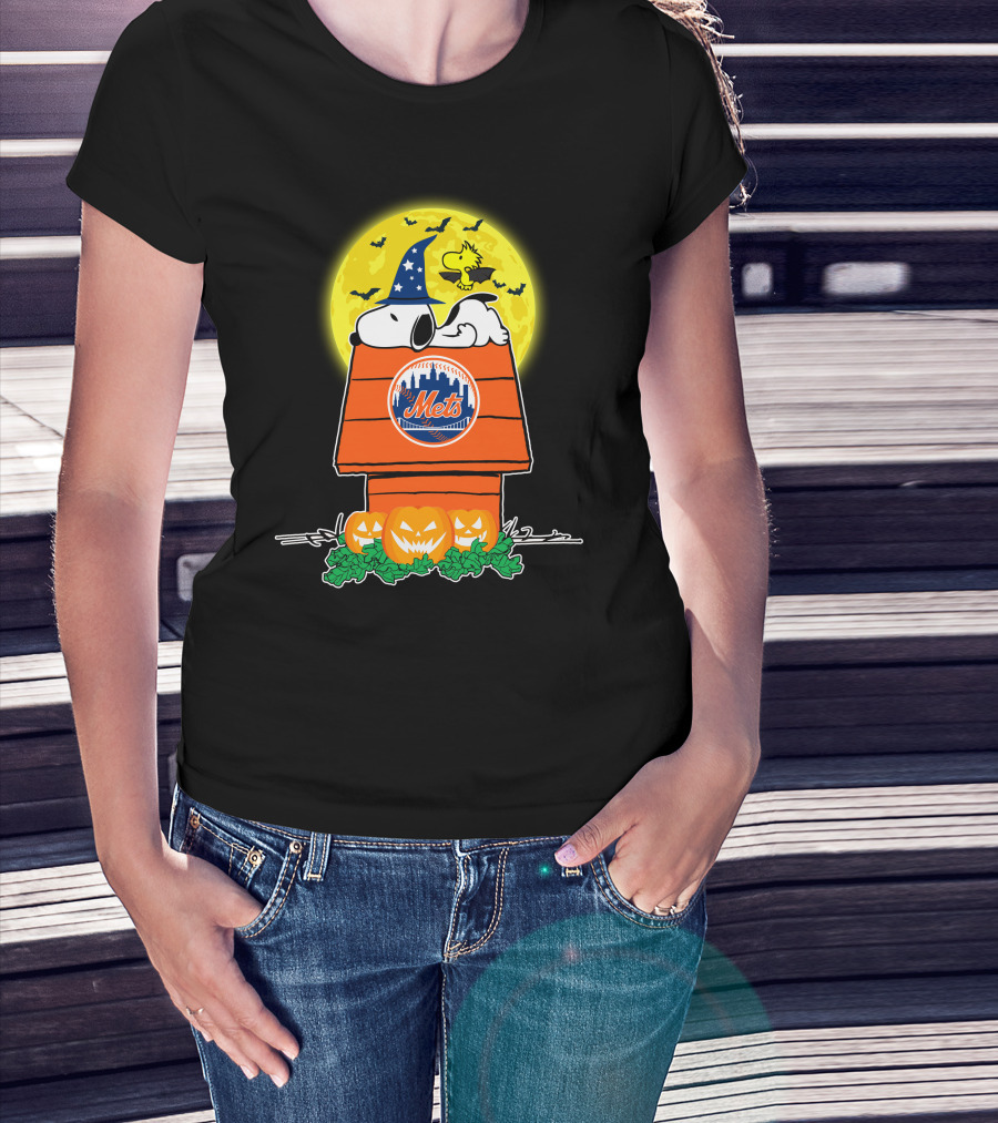 New York Mets Snoopy Halloween Pumpkin Moon Scene T-Shirt