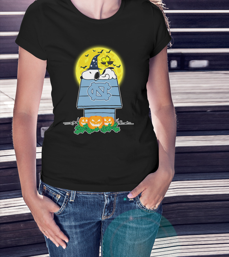 Snoopy North Carolina Tar Heels Halloween Pumpkins Moon T-Shirt