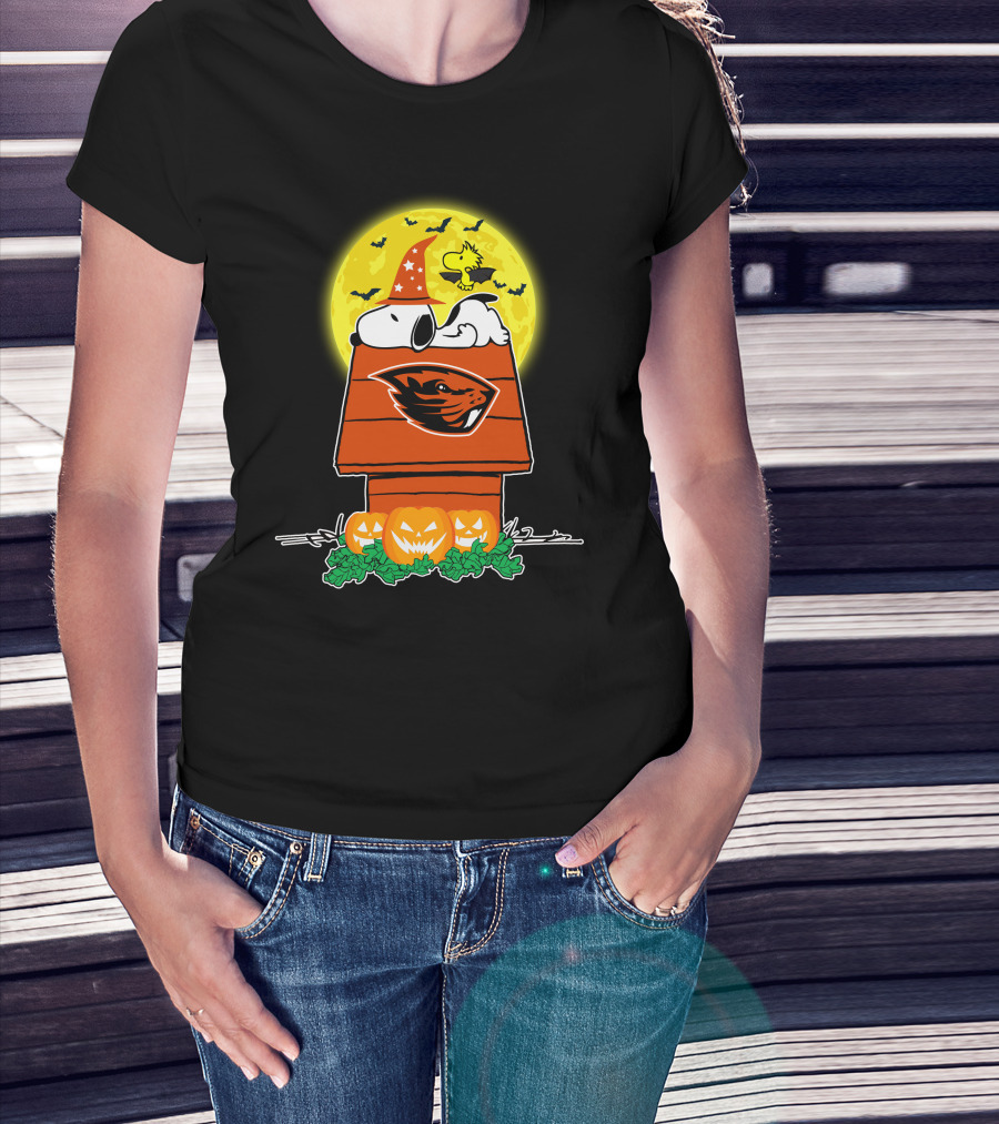 Oregon State Beavers Snoopy Woodstock Halloween Moon Pumpkins T-Shirt
