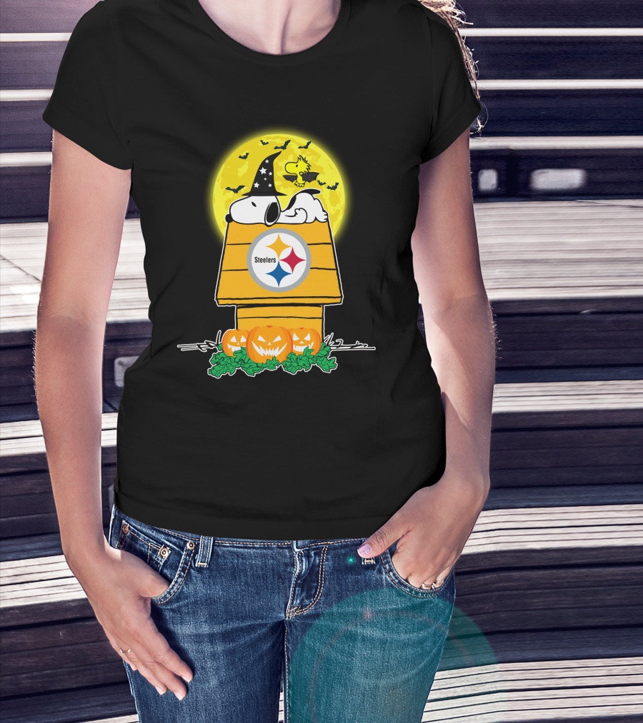 Pittsburgh Steelers Snoopy Woodstock Halloween Moon Pumpkins T-Shirt