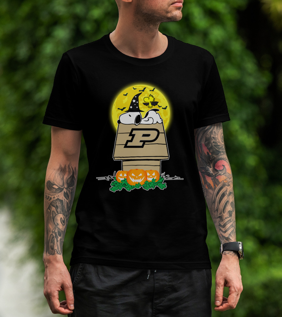 Purdue Boilermakers Snoopy Halloween Peanuts Woodstock Pumpkins Moon T-Shirt