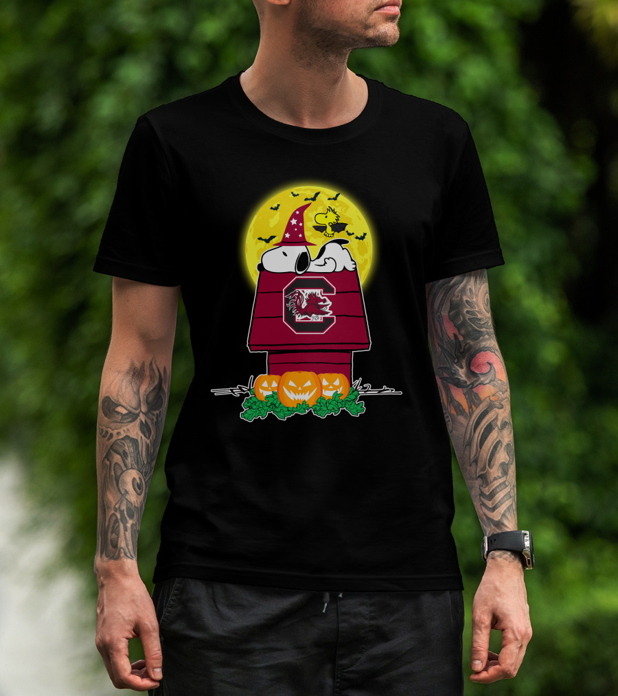 South Carolina Gamecocks Snoopy Woodstock Halloween Peanuts Pumpkins Moon T-Shirt