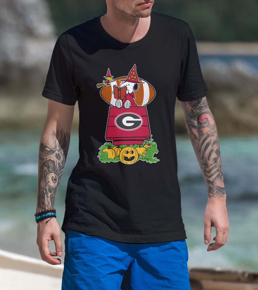 Georgia Bulldogs Snoopy Halloween Witch Doghouse Football T-Shirt