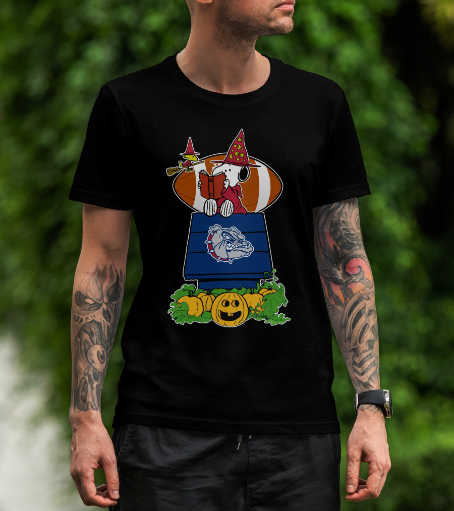 Gonzaga Bulldogs Snoopy Halloween Witch Peanuts Football Pumpkin T-Shirt