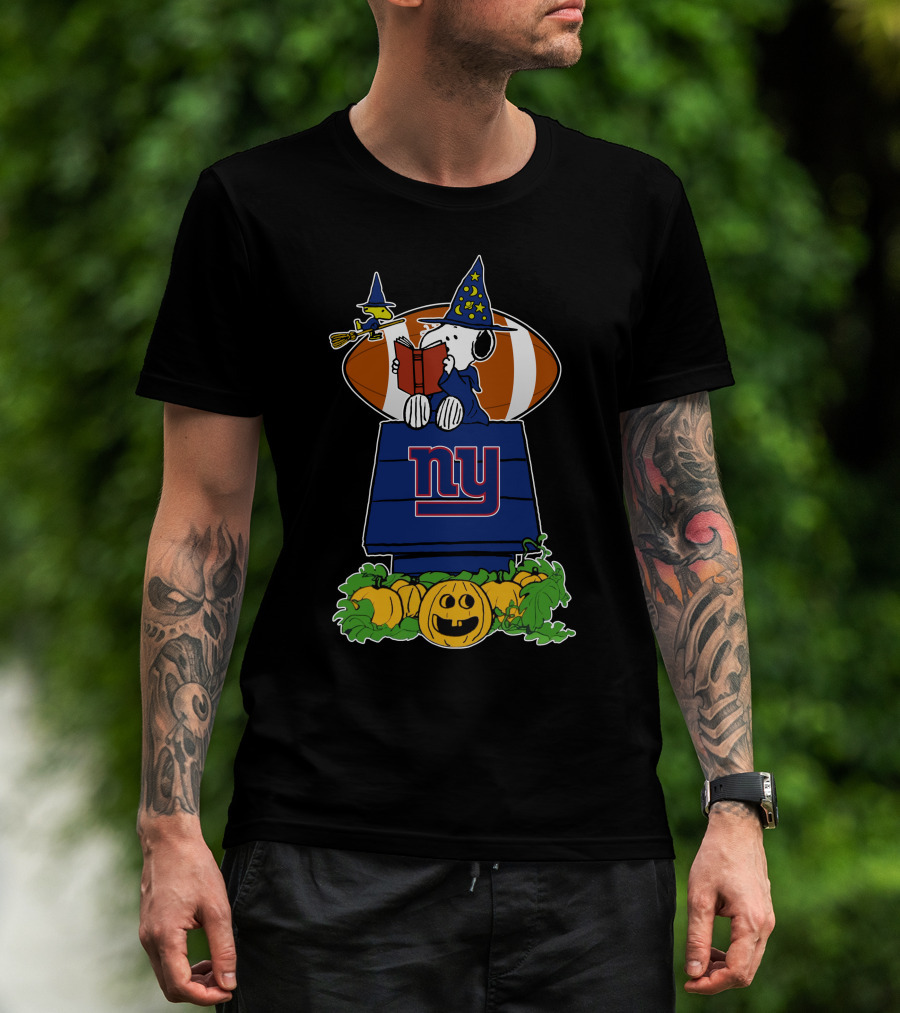 New York Giants Snoopy Halloween Witch Reading Football Pumpkin T-Shirt