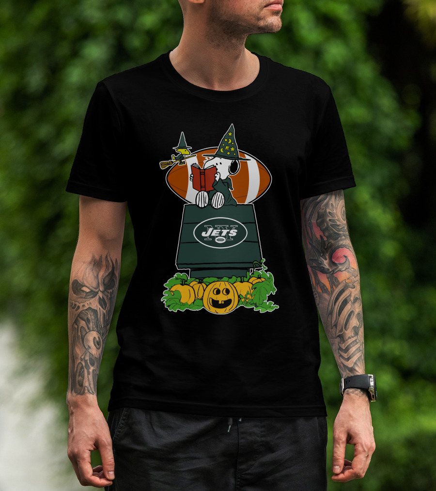 New York Jets Snoopy Halloween Reading Witch Pumpkin Football T-Shirt