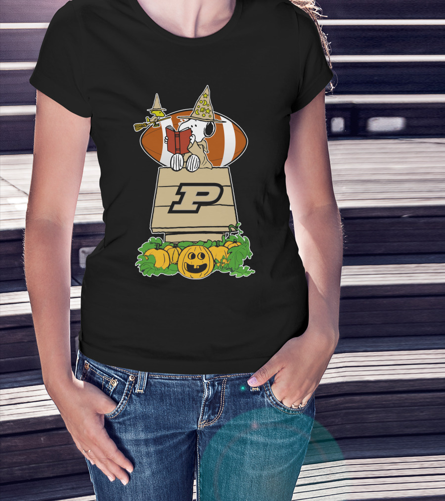 Purdue Boilermakers Peanuts Snoopy Halloween Football Pumpkin T-Shirt