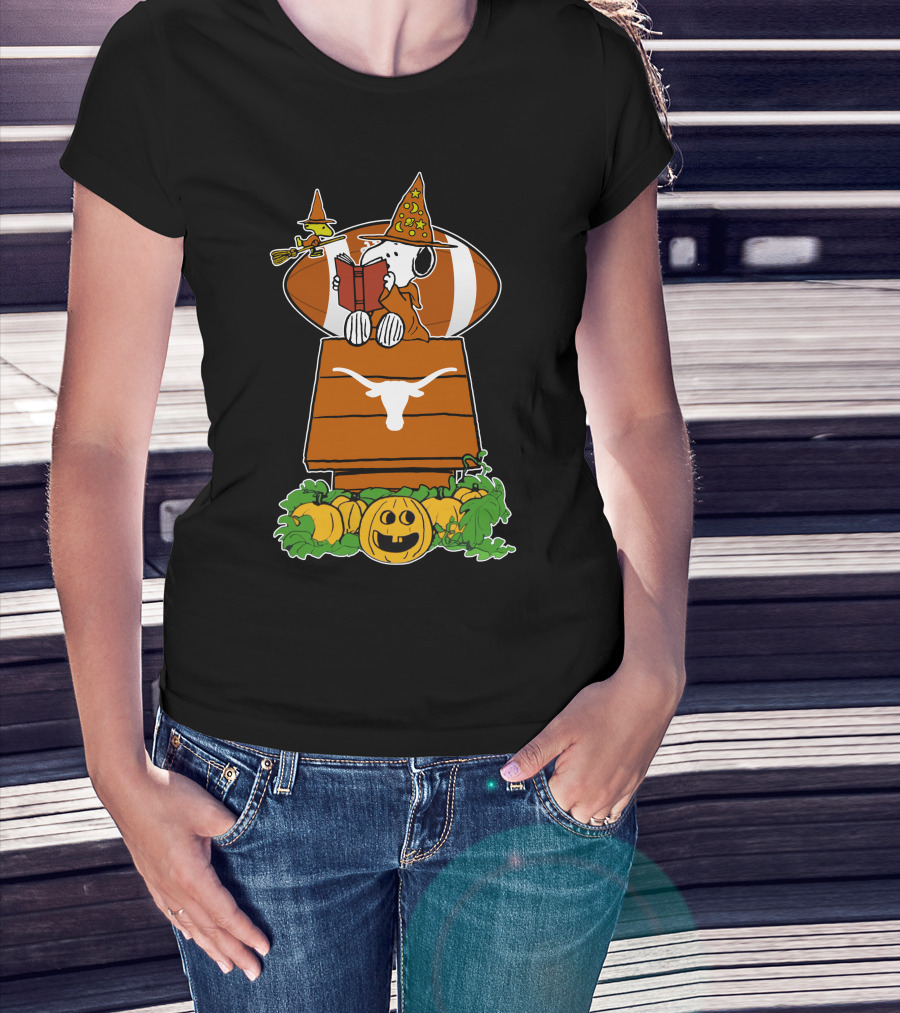 Texas Longhorns Snoopy Halloween Reading On Doghouse With Witch Woodstocks And Pumpkin T-Shirt