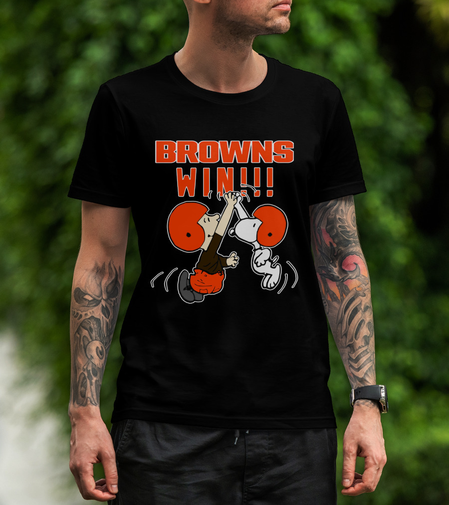 Browns Win!!! Peanuts Characters Celebrate Cleveland Victory T-Shirt