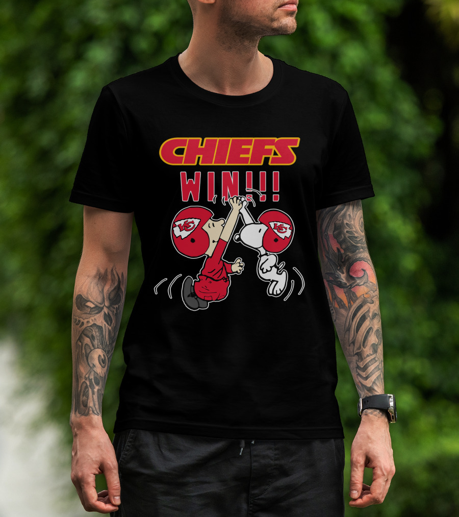 Chiefs Win!!! Kansas City Chiefs Helmet High-Five Football Celebration T-Shirt
