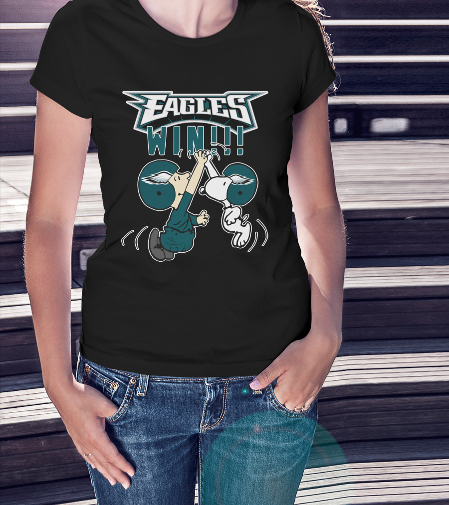 Eagles Win Peanuts Characters High Five Celebration T-Shirt