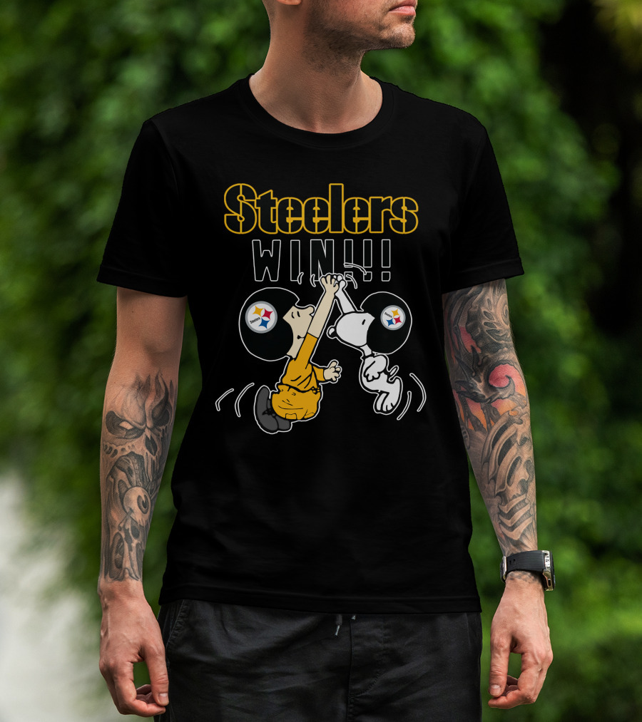 Steelers Win Peanuts High Five Celebration T-Shirt