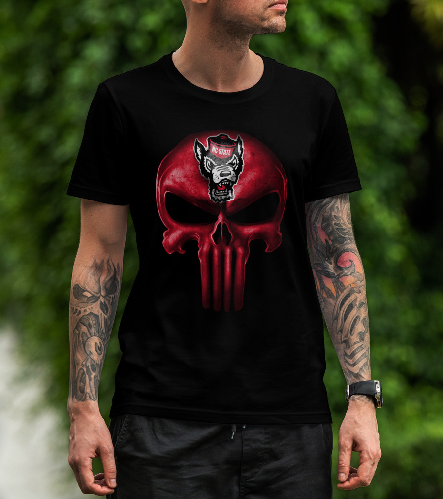 Nc State Wolfpack Skull Logo Red Punisher Style T-Shirt