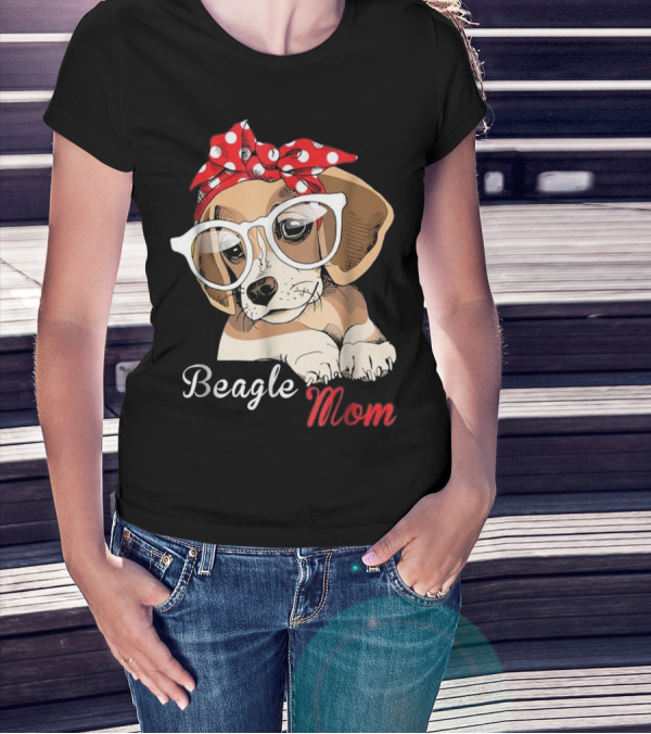 Beagle Mom For Beagle Dogs Lovers T-Shirt