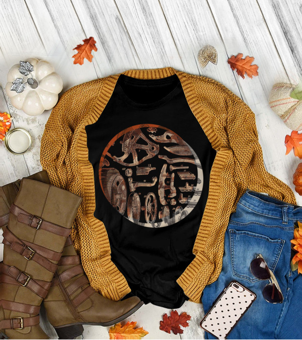Antique Mechanical Gears And Components With Bits And Bobs T-Shirt