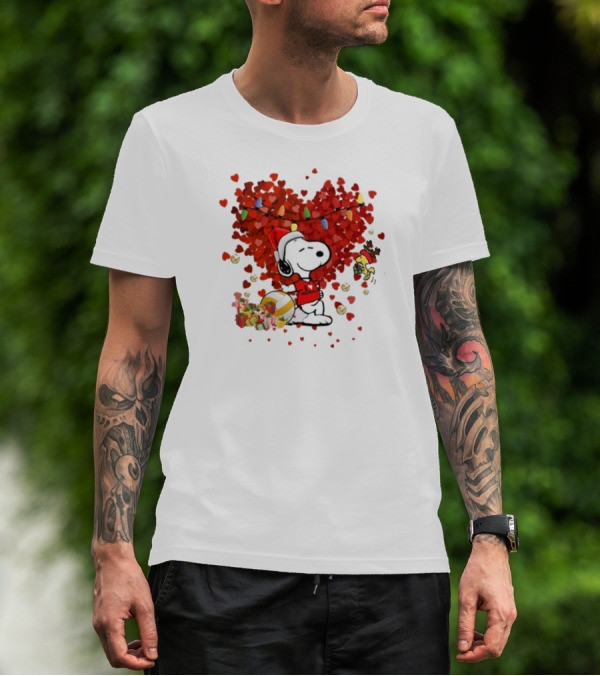 Snoopy Christmas Love Netball Heart T-Shirt