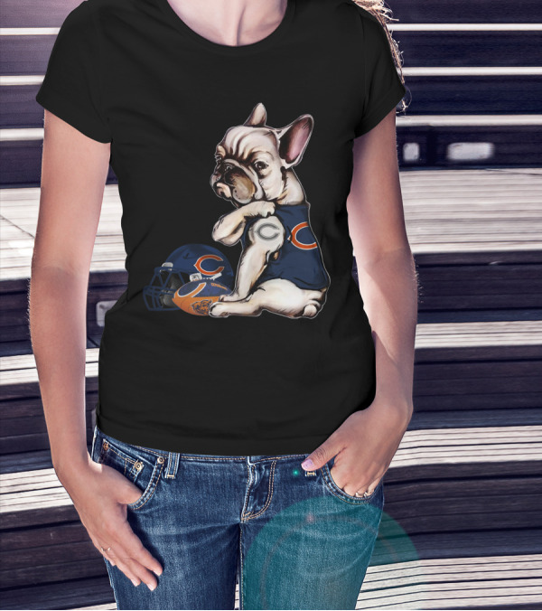 Chicago Bears Football Helmet Pug Wearing Team Jersey T-Shirt