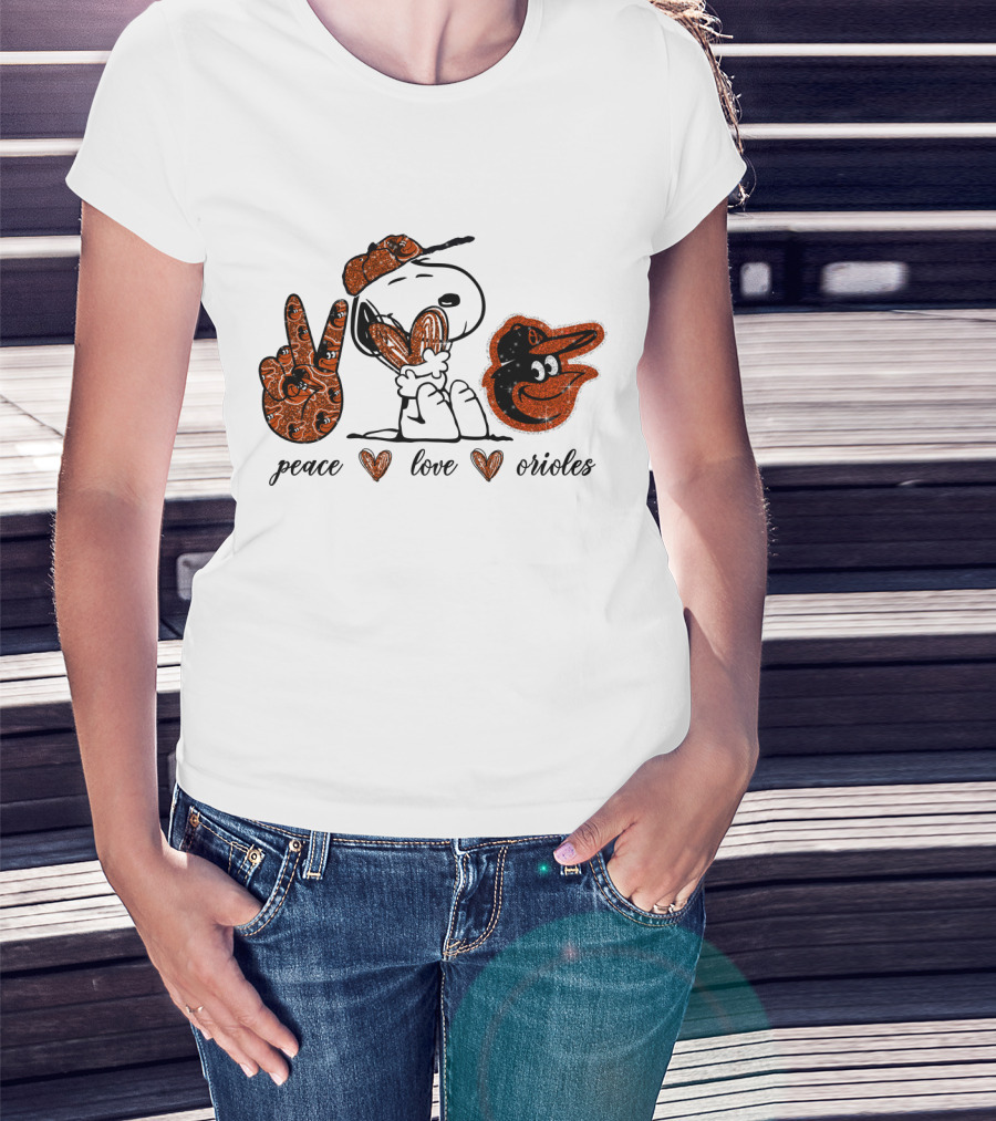 Peace Love Baltimore Orioles Snoopy Baseball Mascot T-Shirt