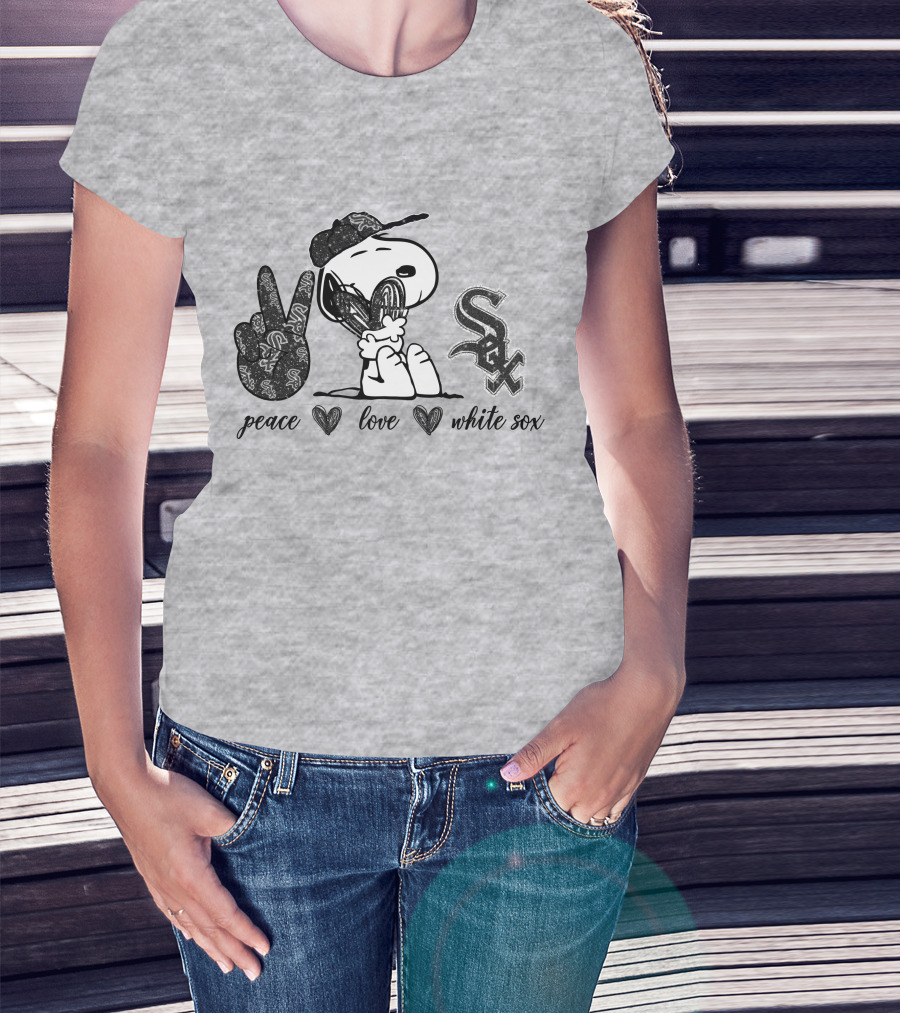 Peace Love Chicago White Sox Snoopy Baseball Fan T-Shirt