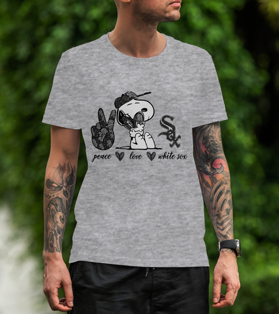 Peace Love Chicago White Sox Snoopy Baseball Fan T-Shirt