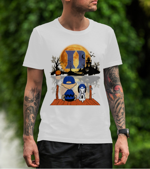 Duke Blue Devils Halloween Charlie Brown And Snoopy Moon Scene T-Shirt