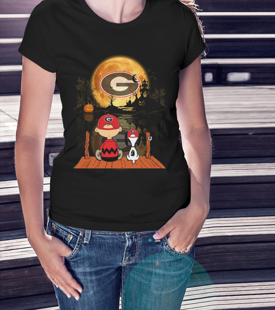 Georgia Bulldogs Halloween Moonlit Dock Scene With Peanuts Characters Charlie Brown And Snoopy Reflections T-Shirt