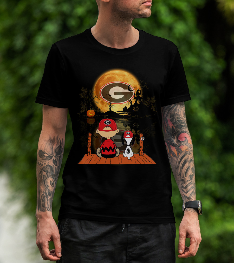 Georgia Bulldogs Halloween Moonlit Dock Scene With Peanuts Characters Charlie Brown And Snoopy Reflections T-Shirt