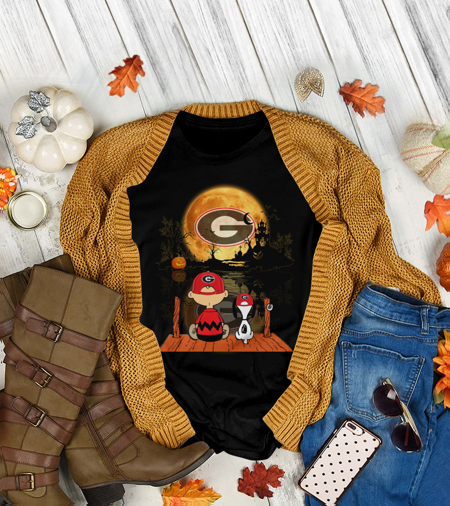 Georgia Bulldogs Halloween Moonlit Dock Scene With Peanuts Characters Charlie Brown And Snoopy Reflections T-Shirt
