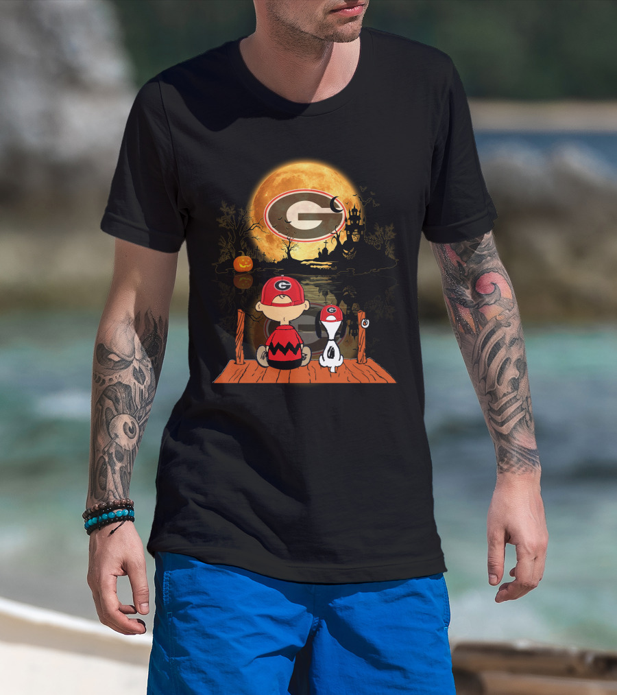 Georgia Bulldogs Halloween Moonlit Dock Scene With Peanuts Characters Charlie Brown And Snoopy Reflections T-Shirt