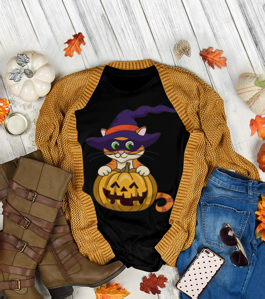 Halloween Cat Pumpkin Witch Hat Green-Eyed Jack-O'-Lantern T-Shirt