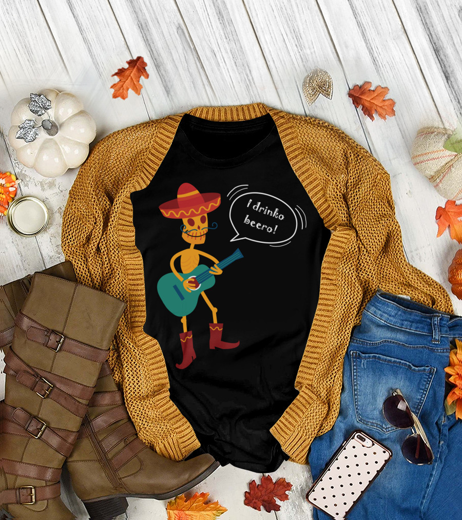 Esquelito Juancito Sombrero Guitar I Drinko Beero Fiesta T-Shirt