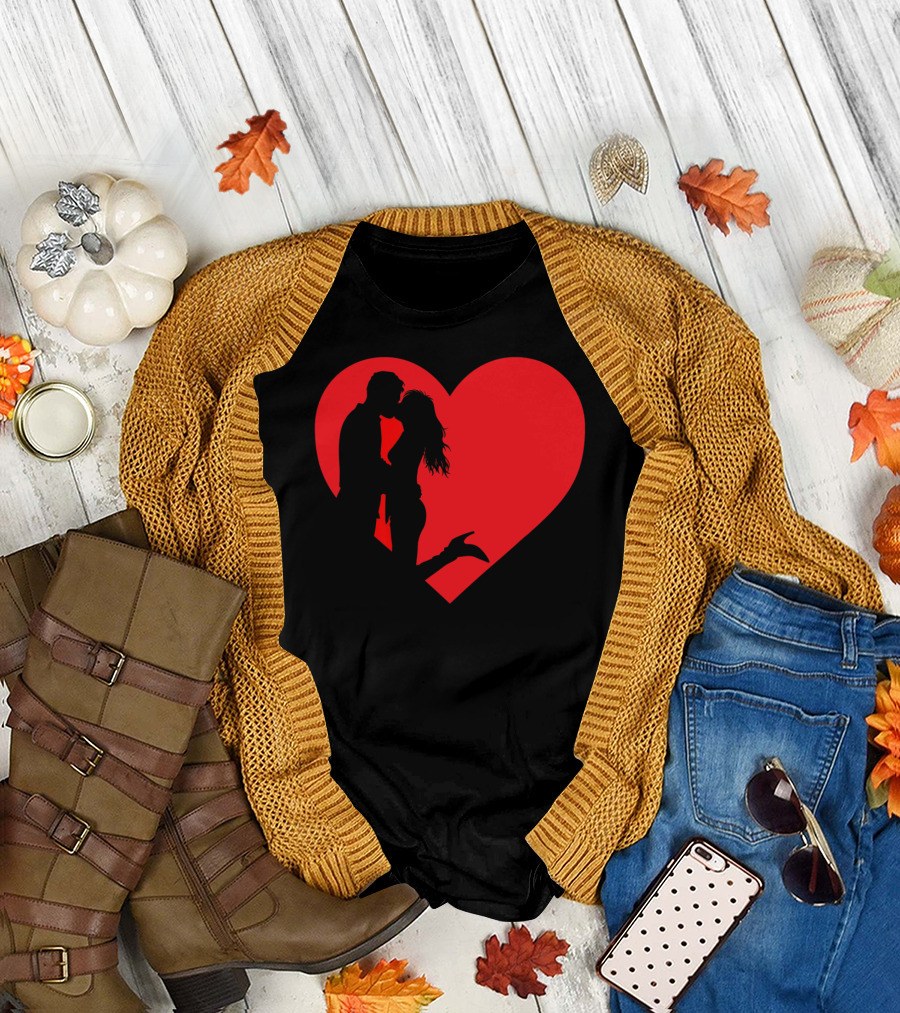 Romantic Kiss Embrace Silhouette Red Heart Love T-Shirt