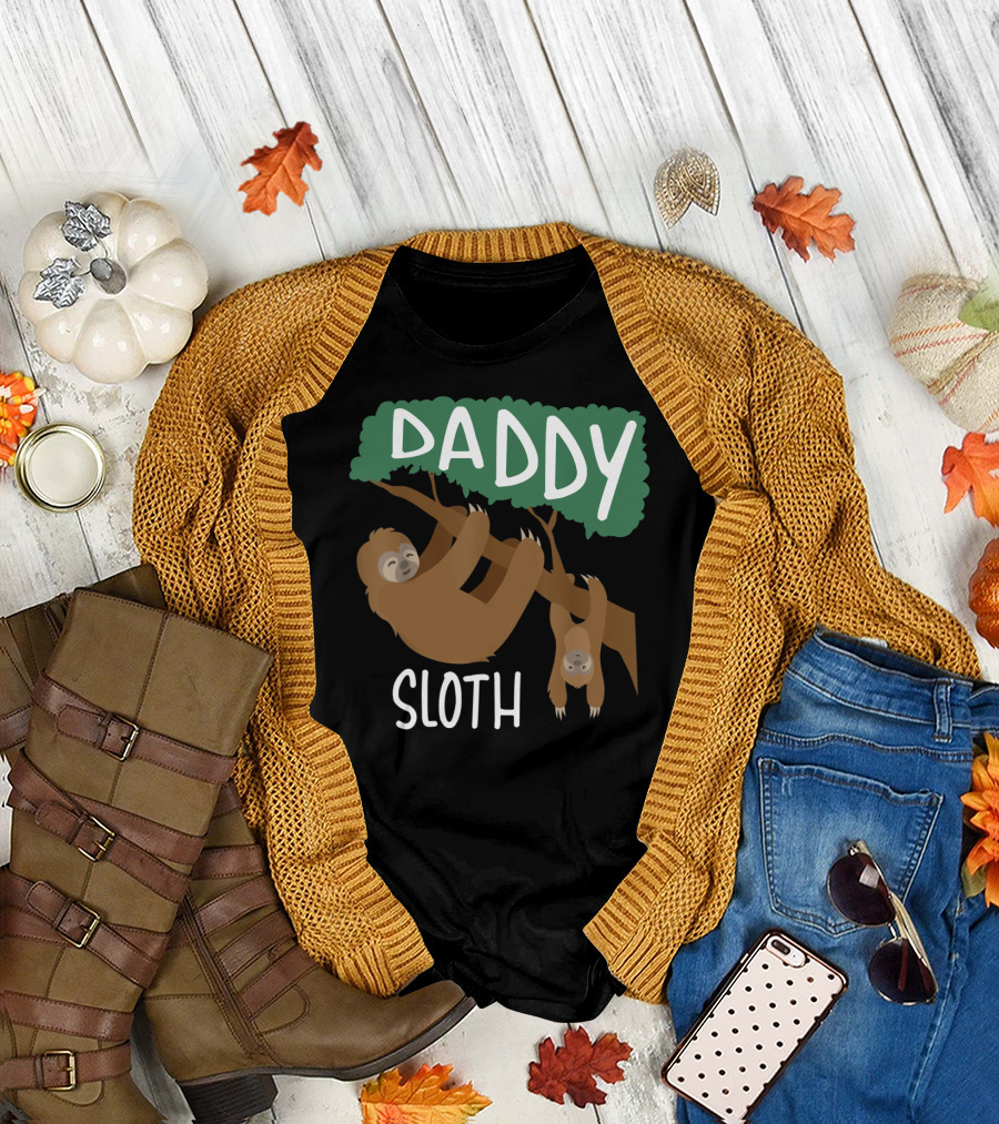 Daddy Sloth Men Zoo Animal Lovers Hilarious Hanging Tree T-Shirt
