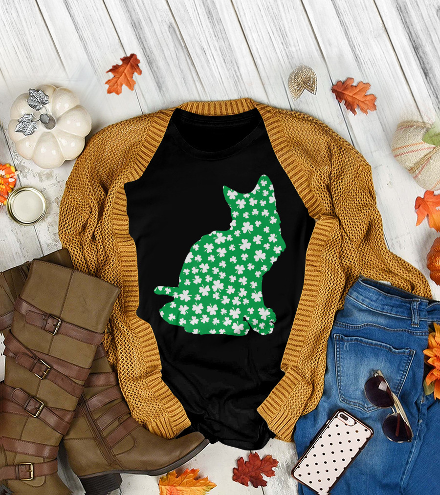 Russian Blue Cat Clover Pattern St Patrick's Day Pet Lovers T-Shirt