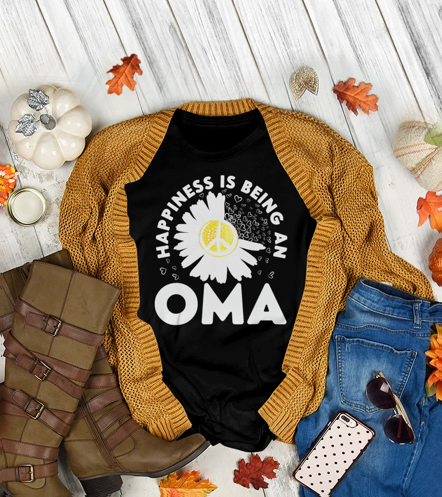 Happiness Is Being An Oma Peaceful Floral Hearts Mother's Day T-Shirt