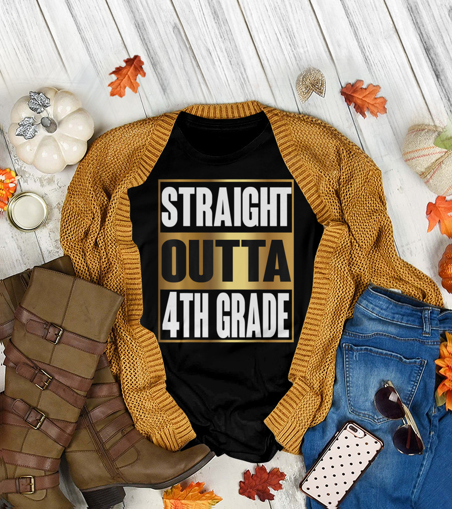 Straight Outta 4th Grade Cool Fourth Grade Graduation T-Shirt