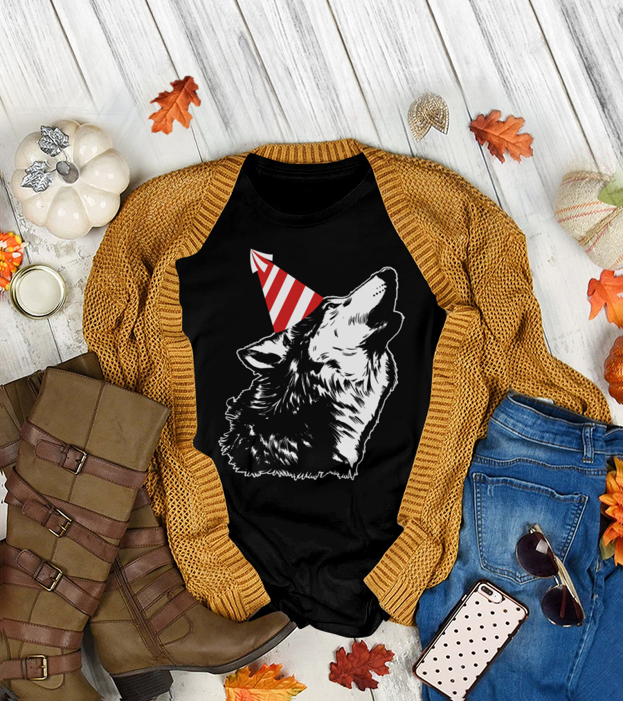Wolf At A Party Cute Wolf Themed Birthday Party Hat T-Shirt