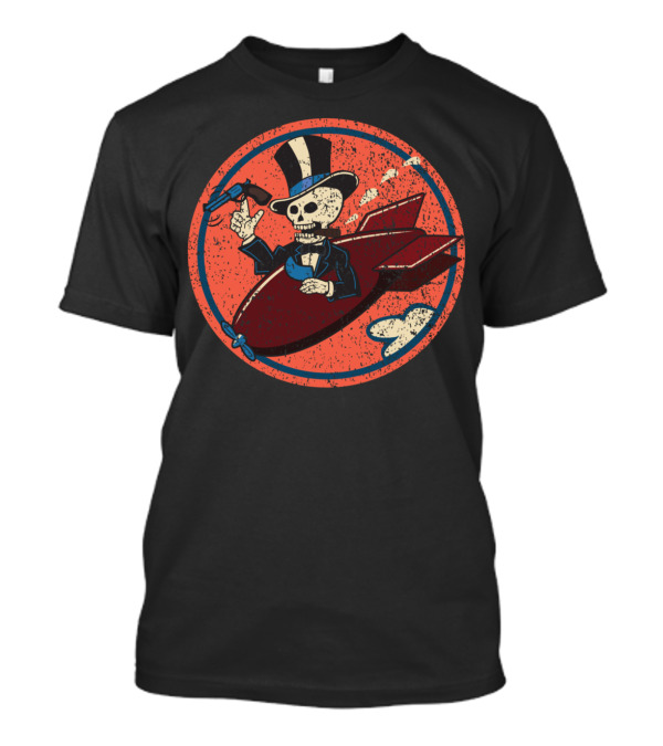 Ww2 85Th Bomb Squadron Pilot Training Skeleton Riding Rocket With Hat And Gun T-Shirt